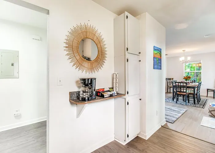 Walk To Beach, Yard, Games And Pet Friendly *
