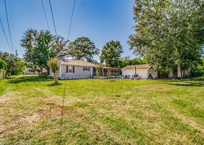 Walk To Beach, Yard, Games And Pet Friendly * Pensacola